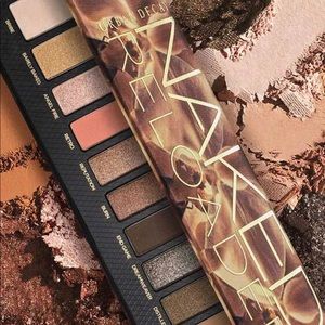 🚨🚨Urban Decay Naked Reloaded Palette